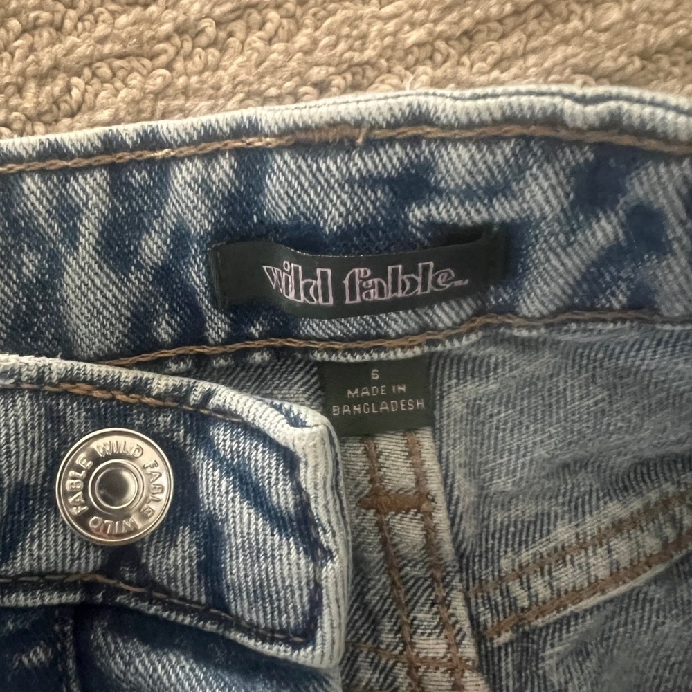 Wild fable - denim shorts distressed - size 6 - Picture 2 of 5